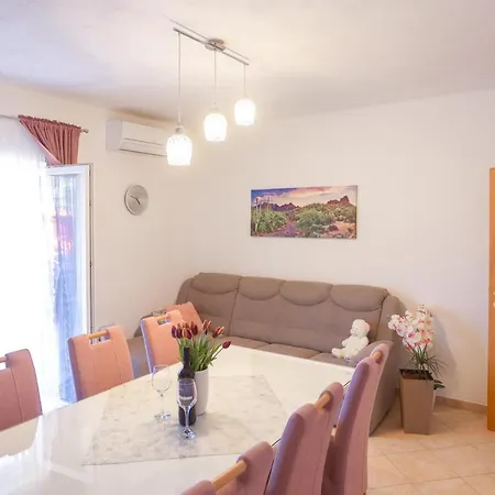 Apartamento Vesna Near With The Balcony Podstrana